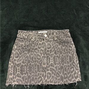 Chic Gray Leopard Mini Skirt